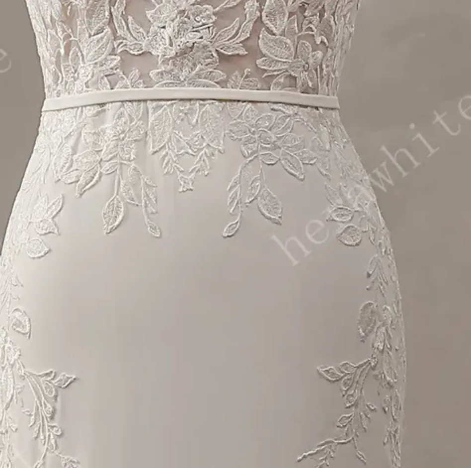 Romantic Lace Sheath Wedding Dress with Low Back