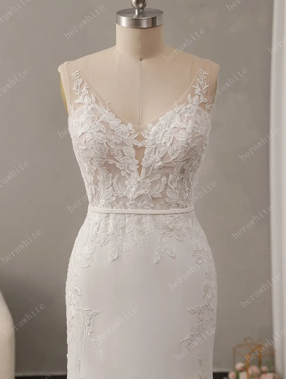 Romantic Lace Sheath Wedding Dress with Low Back