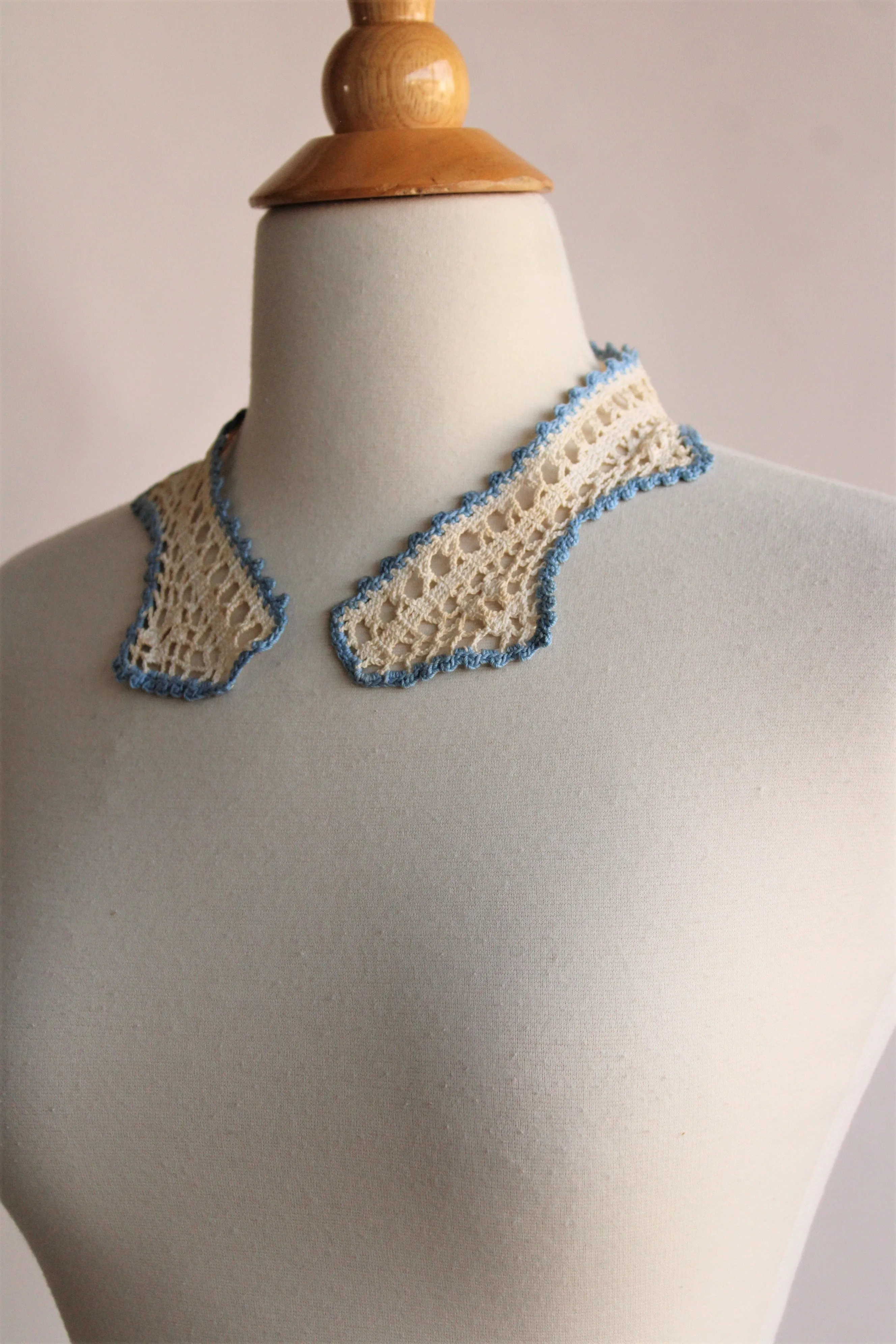 Vintage 1910s Crochet Lace Collar