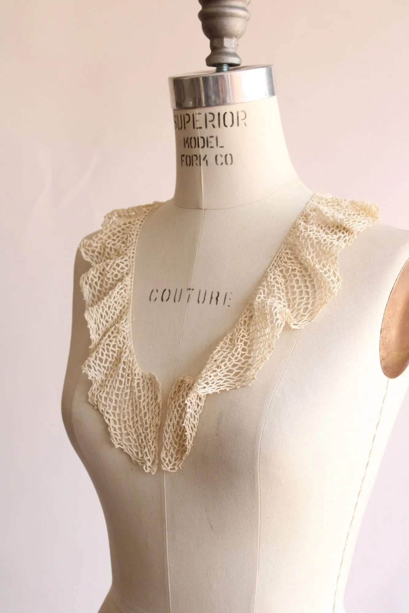 Vintage 1930s Collar, Crochet Ivory Lace Trim, 3" Wide, 28" Long