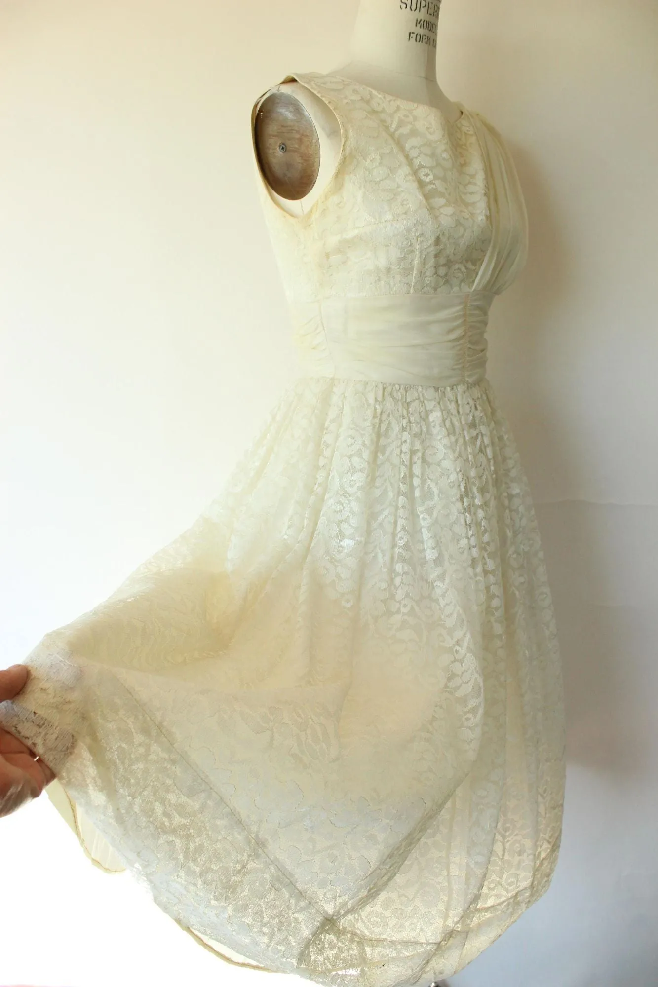 Vintage 1950s Ivory Lace Fit and Flare Dress