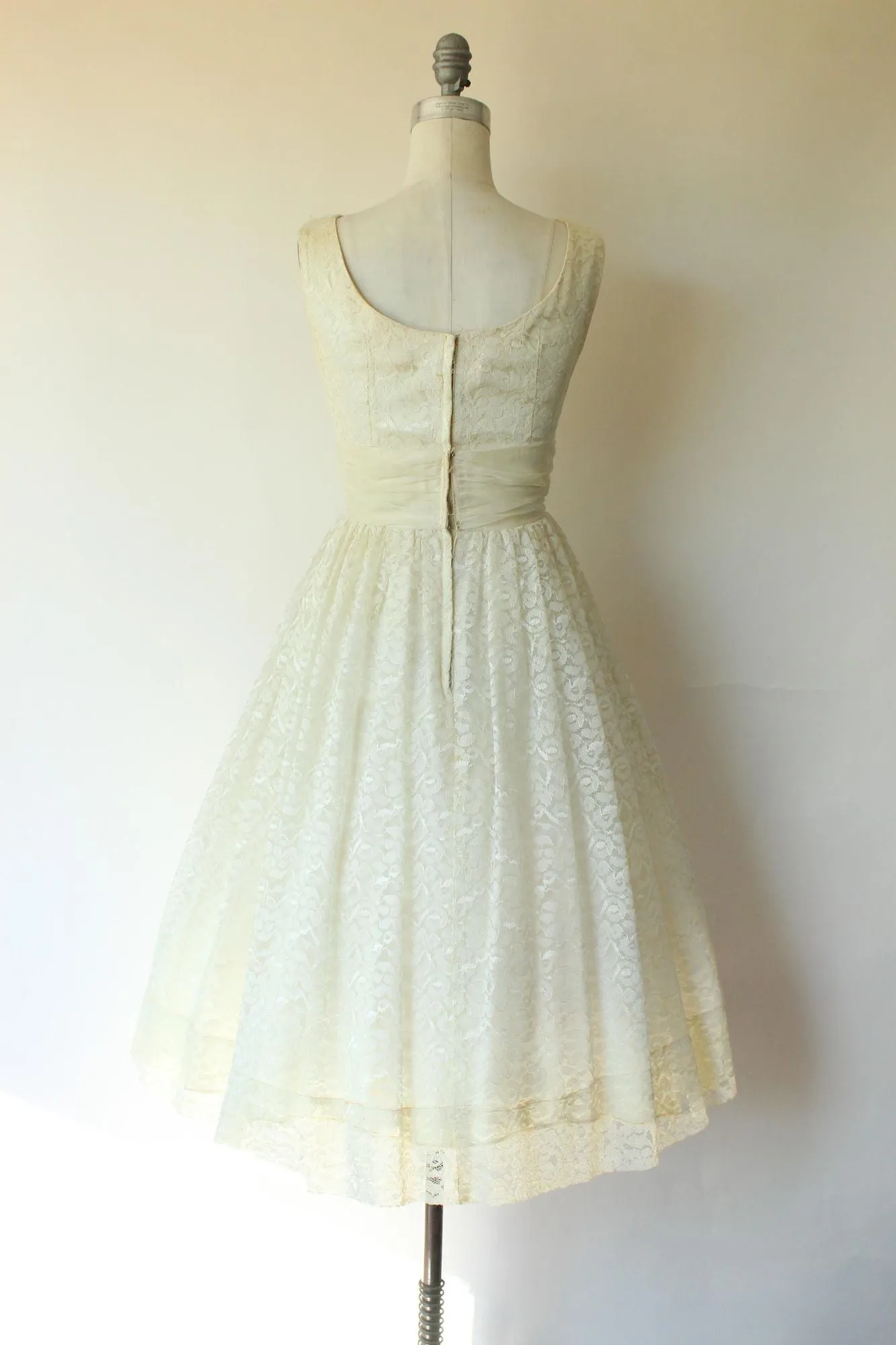 Vintage 1950s Ivory Lace Fit and Flare Dress