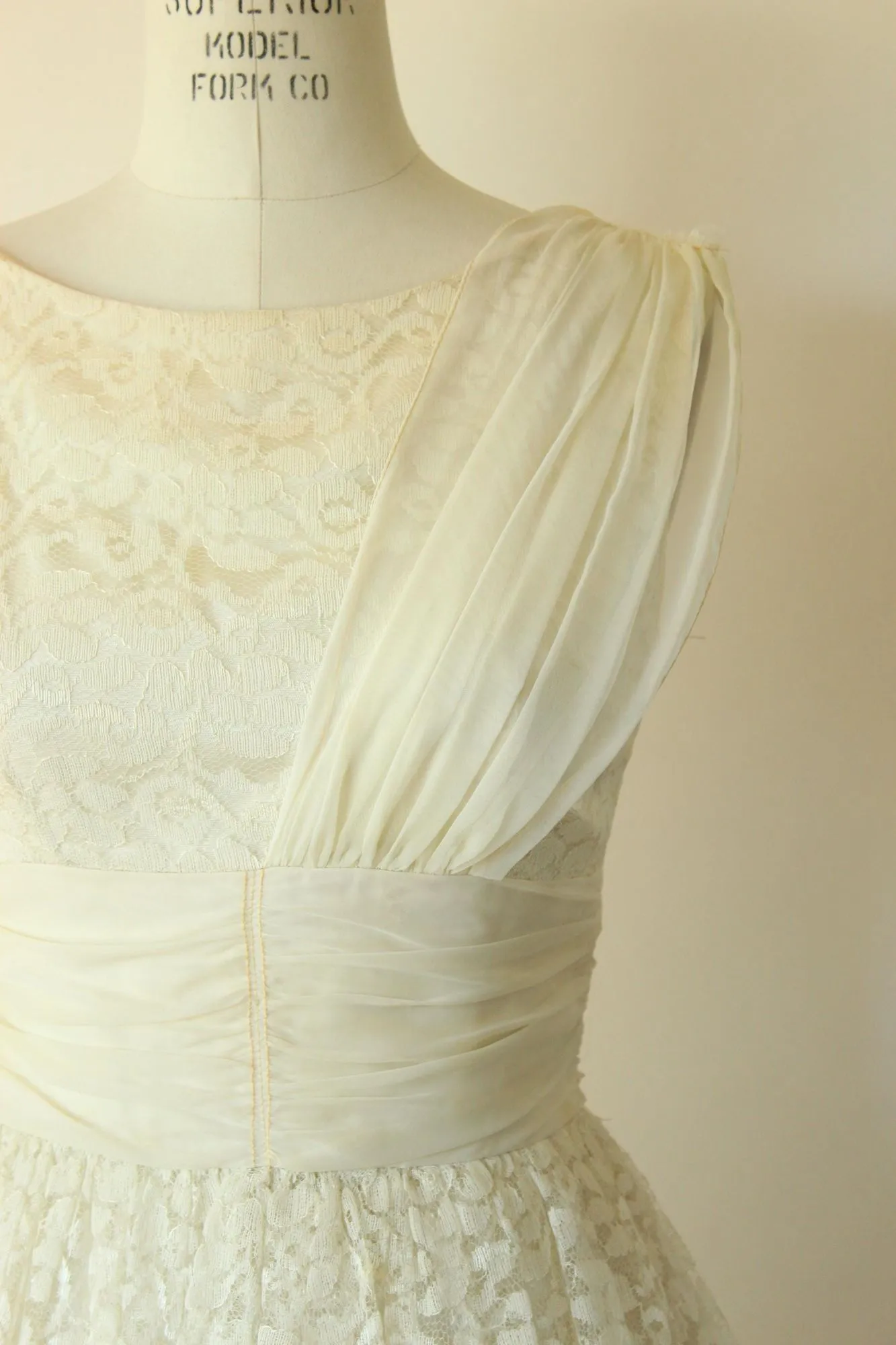 Vintage 1950s Ivory Lace Fit and Flare Dress