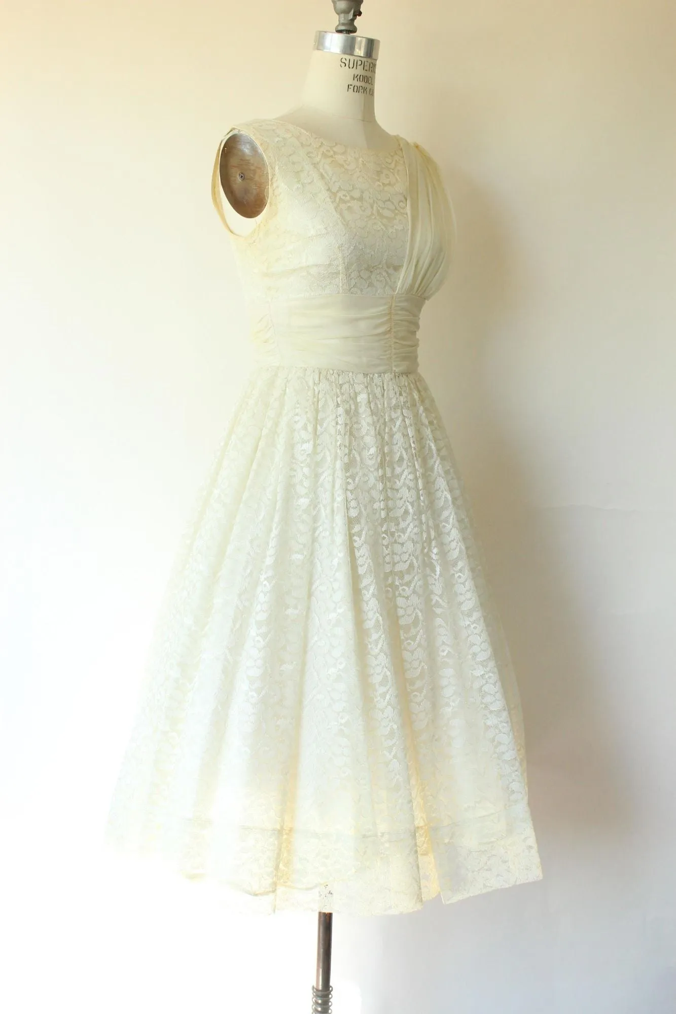 Vintage 1950s Ivory Lace Fit and Flare Dress