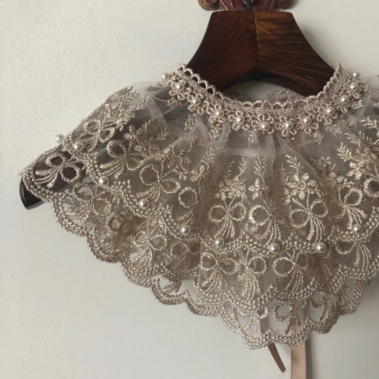 Vintage Pearl Frill Neck Collar