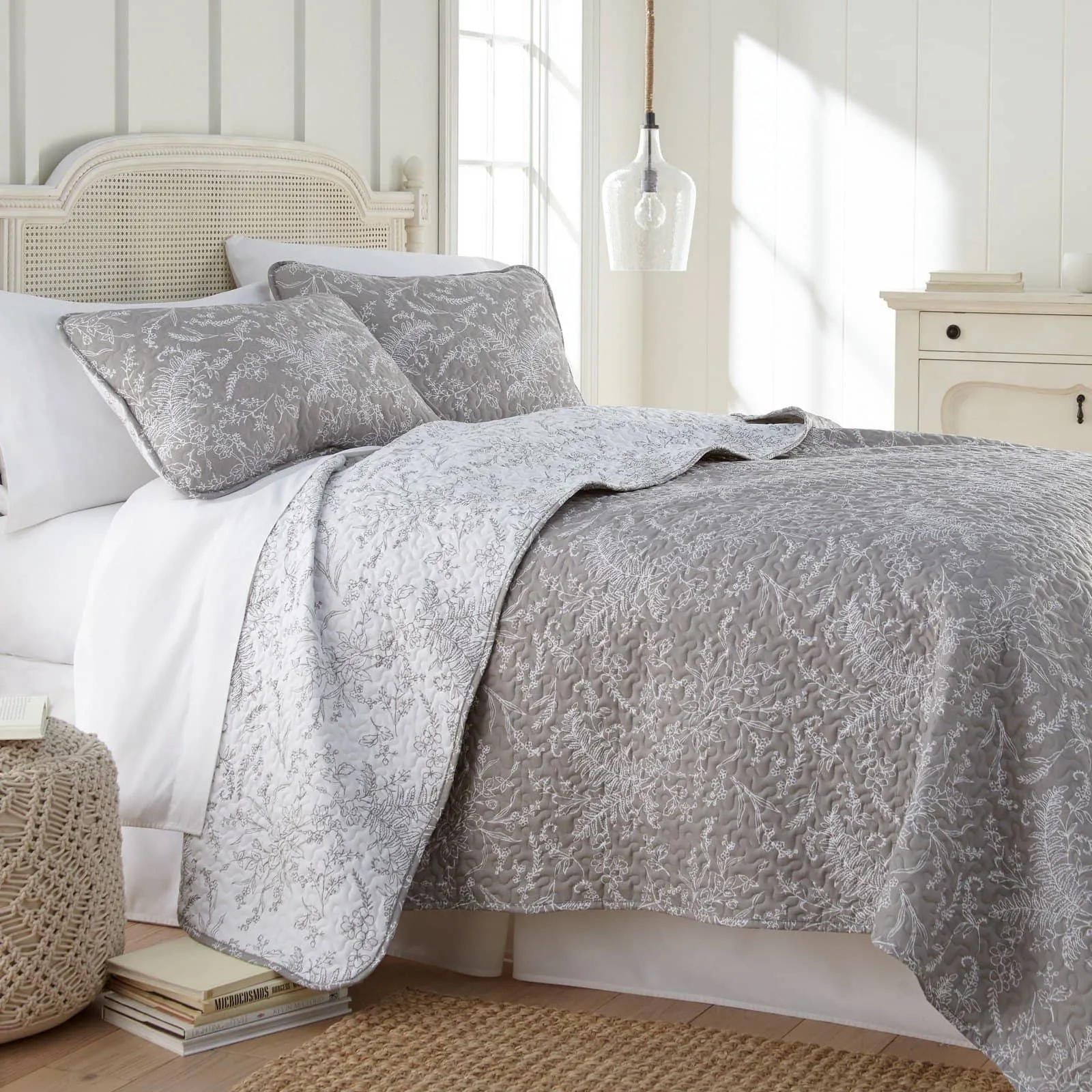 Winter Brush Reversible Quilt Set