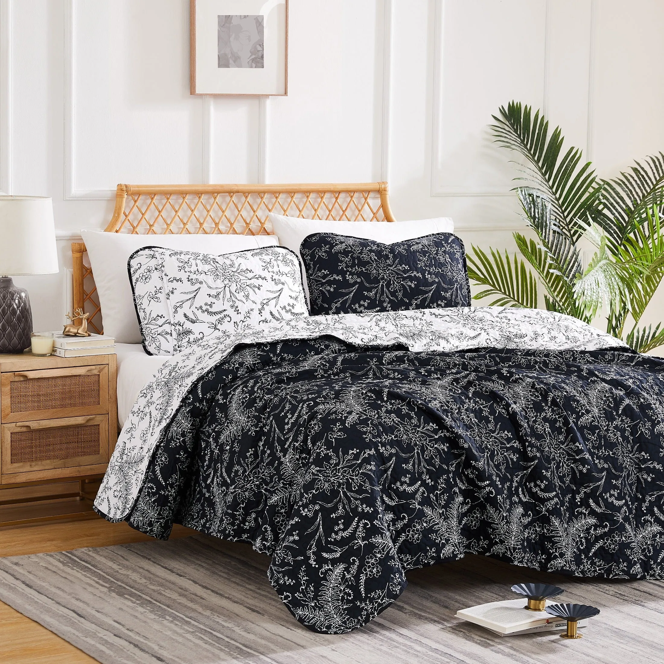 Winter Brush Reversible Quilt Set