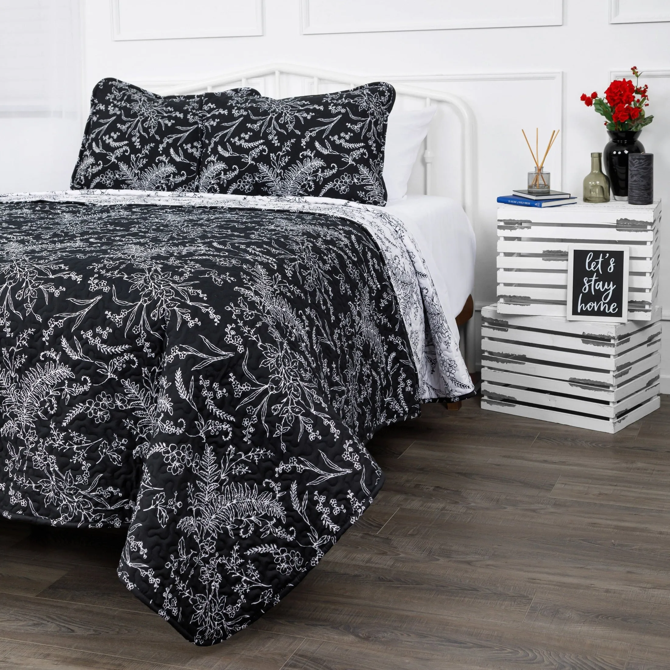 Winter Brush Reversible Quilt Set